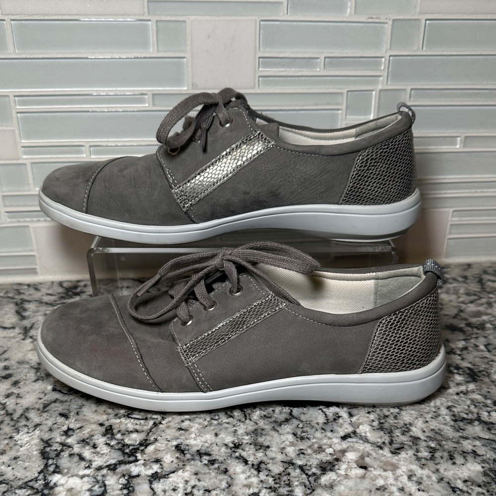 SAS Marnie Lace Up Sneaker - 6.5 M